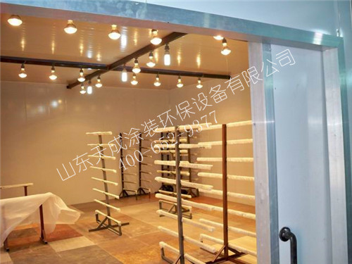 家具噴烤漆房內景